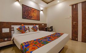 Fabhotel Royce Studio Apartments - Nr Pune International Airport